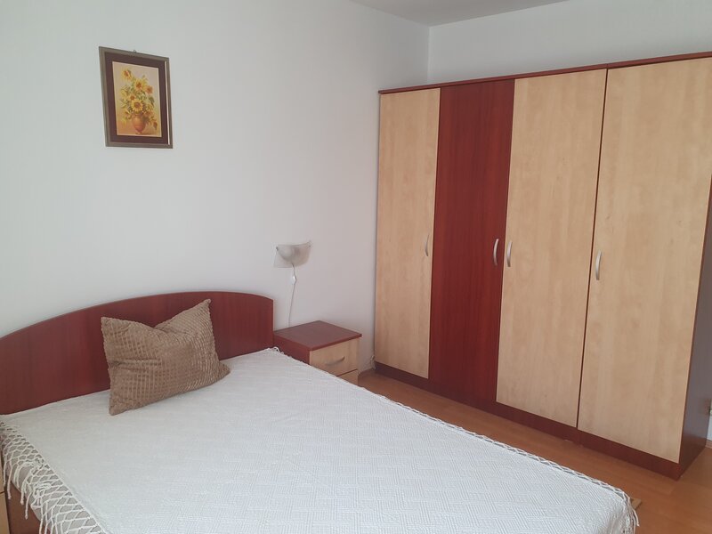 13 Septembrie, Monitor, inchiriere 2 camere semidec., 8/8,