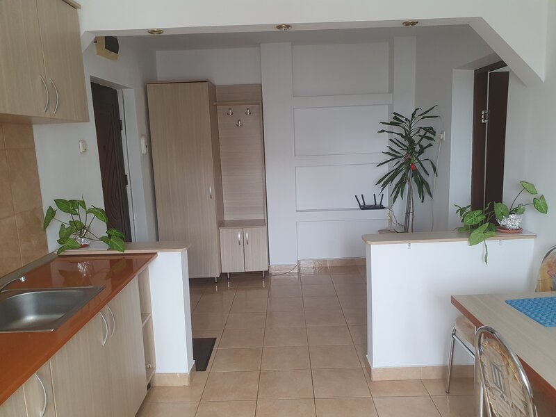 13 Septembrie, Monitor, inchiriere 2 camere semidec., 8/8,