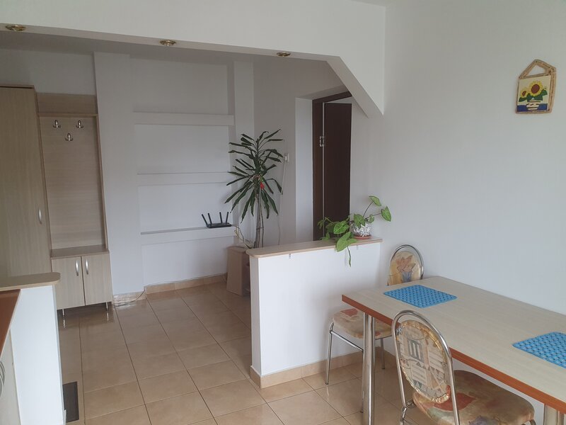 13 Septembrie, Monitor, inchiriere 2 camere semidec., 8/8,